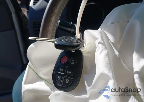 2009 Toyota Sienna Xle z USA, uszkodzony, nr VIN 5TDBK22C79S026434